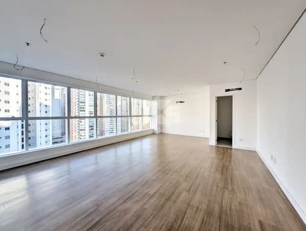 Sala comercial para locação no Edif. Quartier 500, Gleba Palhano em Londrina