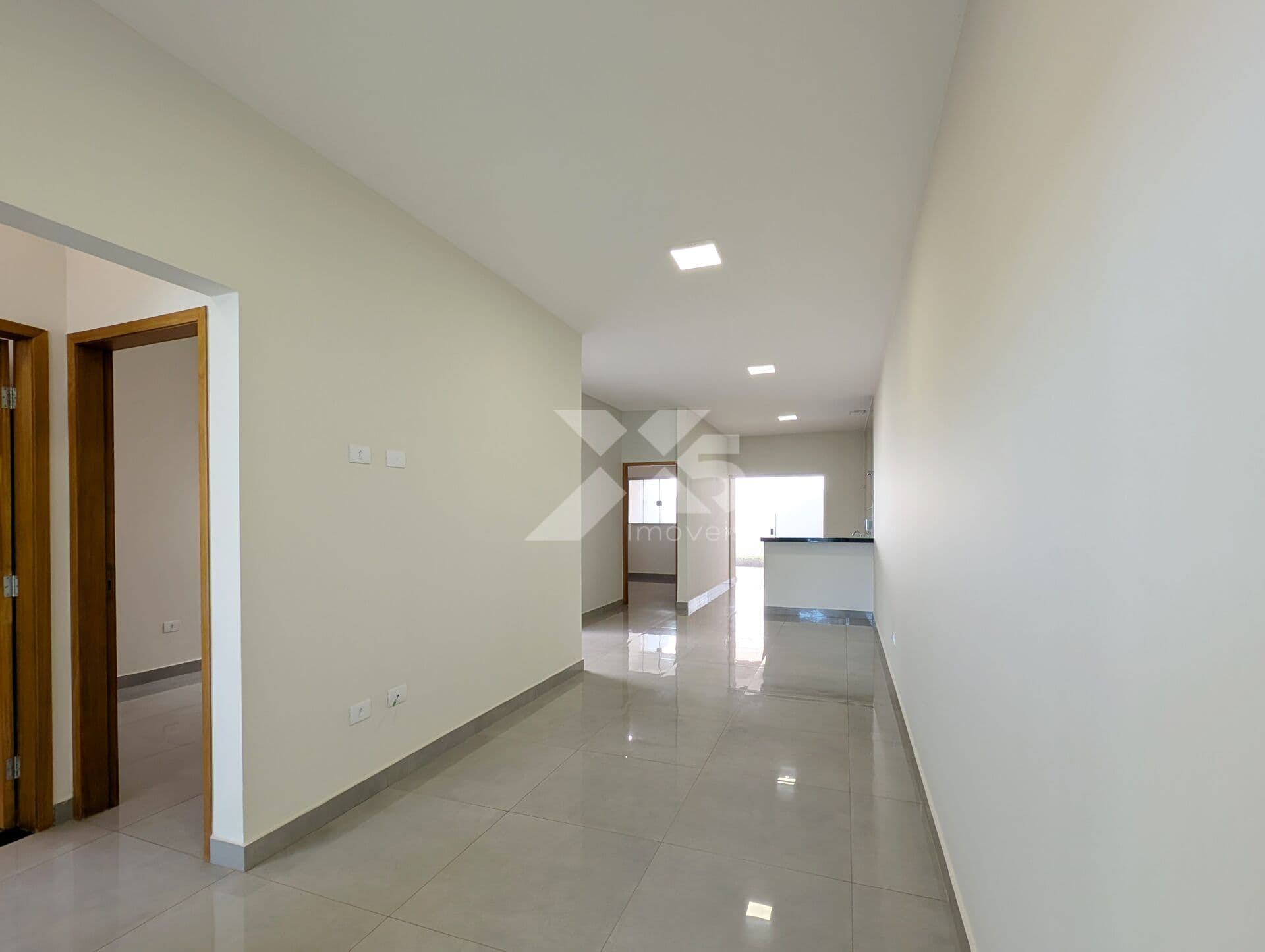 CASA A VENDA - 03 quartos - sendo 01 suíte - Portal de Versalhes 1 - Londrina.