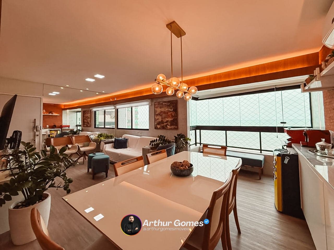 Apartamento em Piedade (beira-mar) com 03 Quartos, Reformado e 98 m² - Edf. Roberta da Rosa Borges