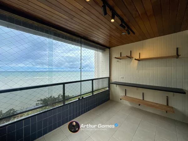 Apartamento na beira mar de Candeias - 220 m², 04 quartos e 3 vagas - Edf Arlindo Pontual