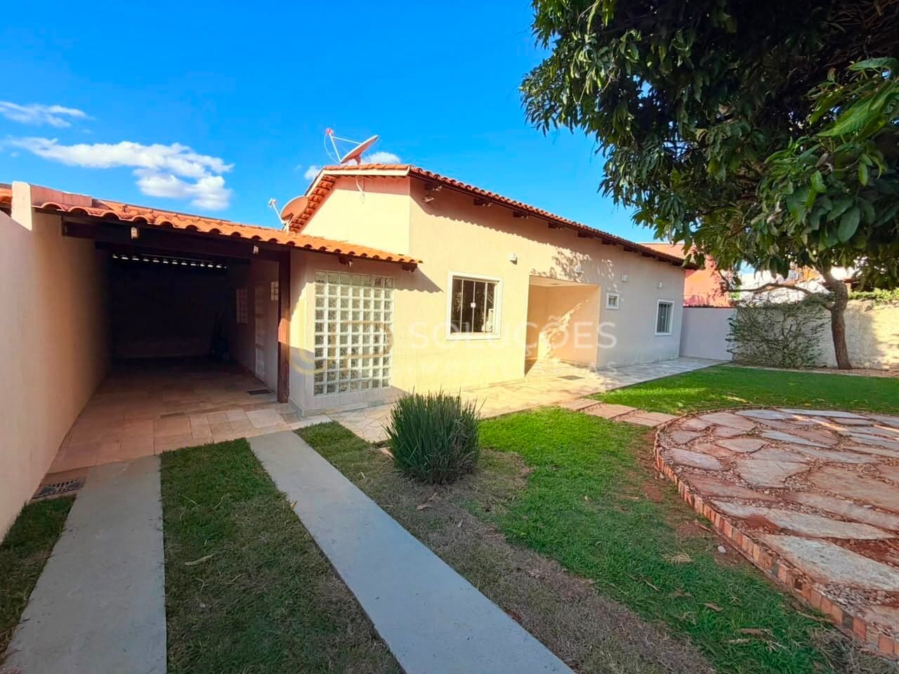 Casa Térrea 2 Quartos, Suíte com Closet | Condomínio Residencial Ipês R$ 925.000,00