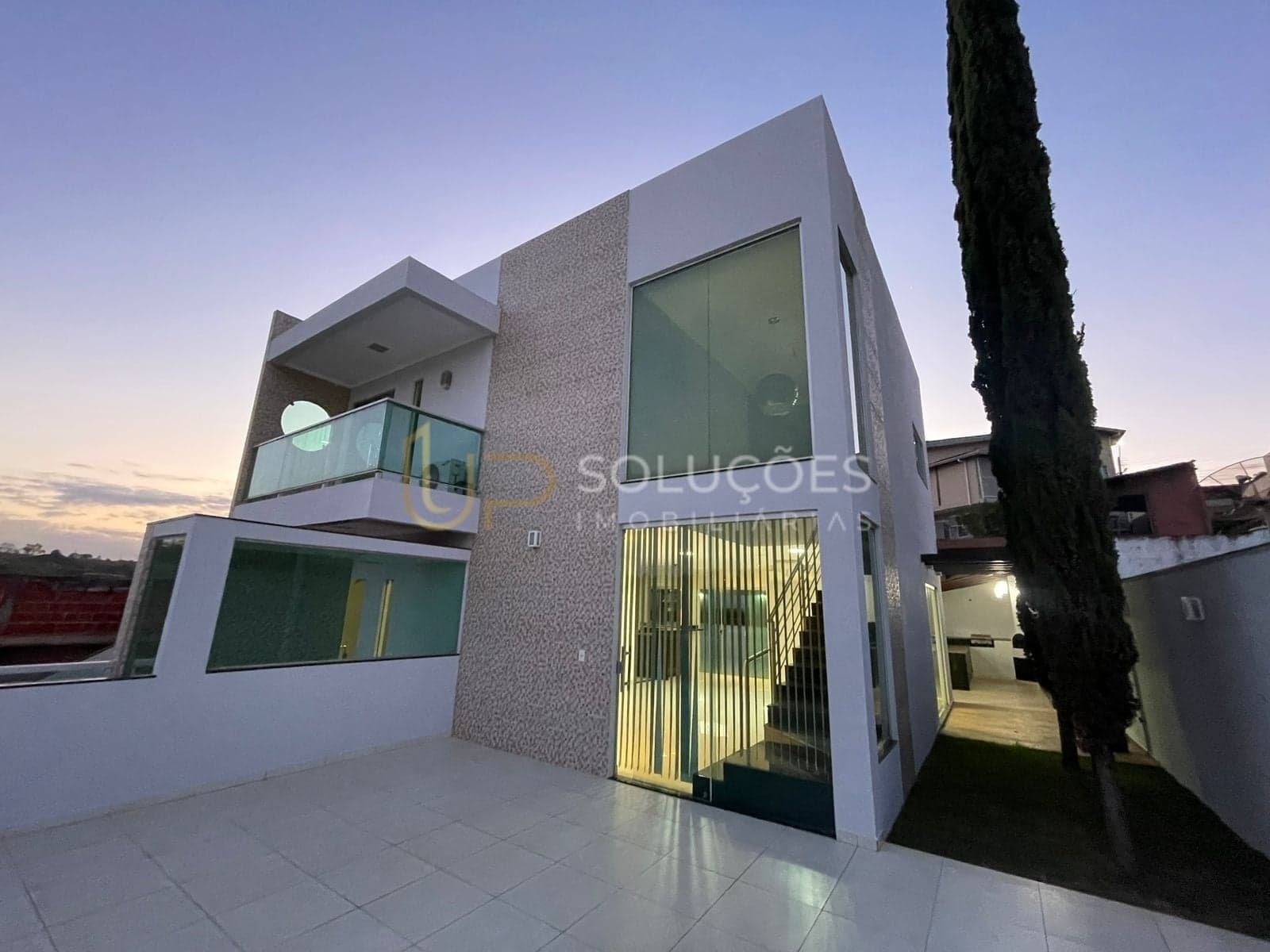 Casa 3 Quartos c/ Suíte + Área Gourmet + Piscina | Condomínio Friburgo I Grande Colorado