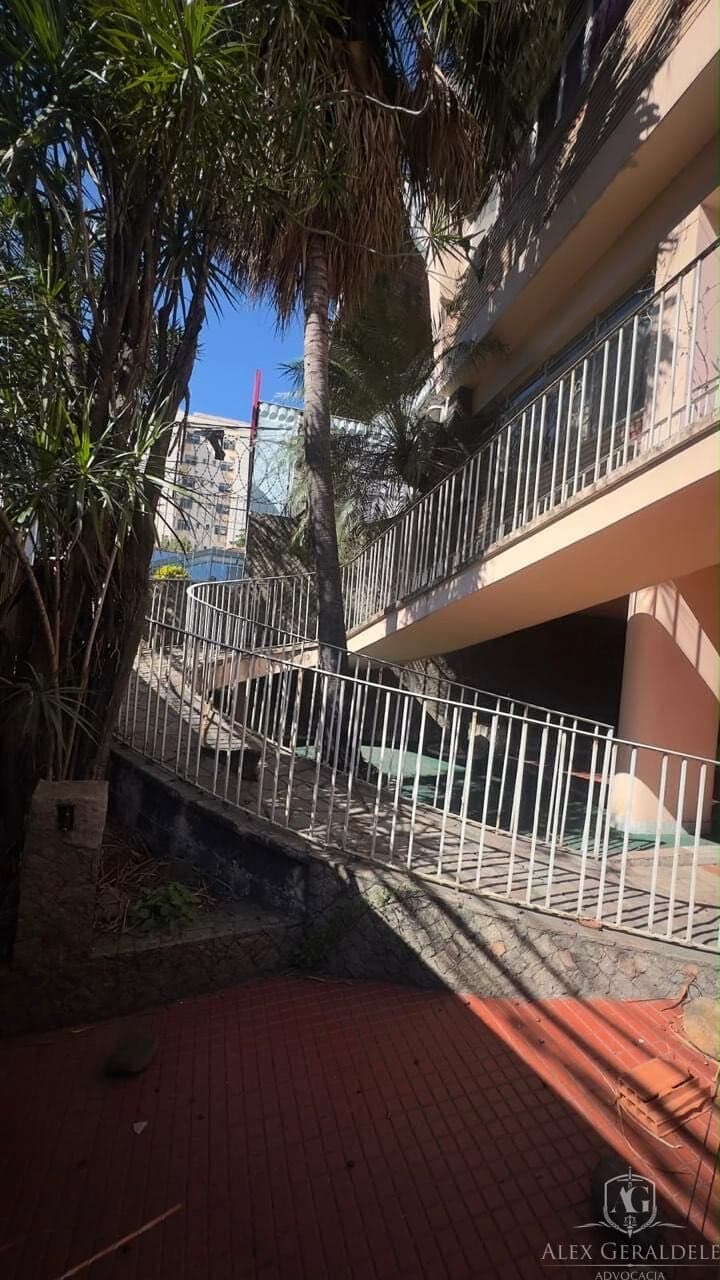 Vendo casa alto padrão - Centro - Área nobre de Nova Iguaçu- 03 pavimentos