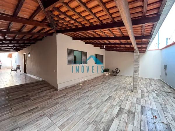 Casa em São João Batista do Glória - Maria Rosa