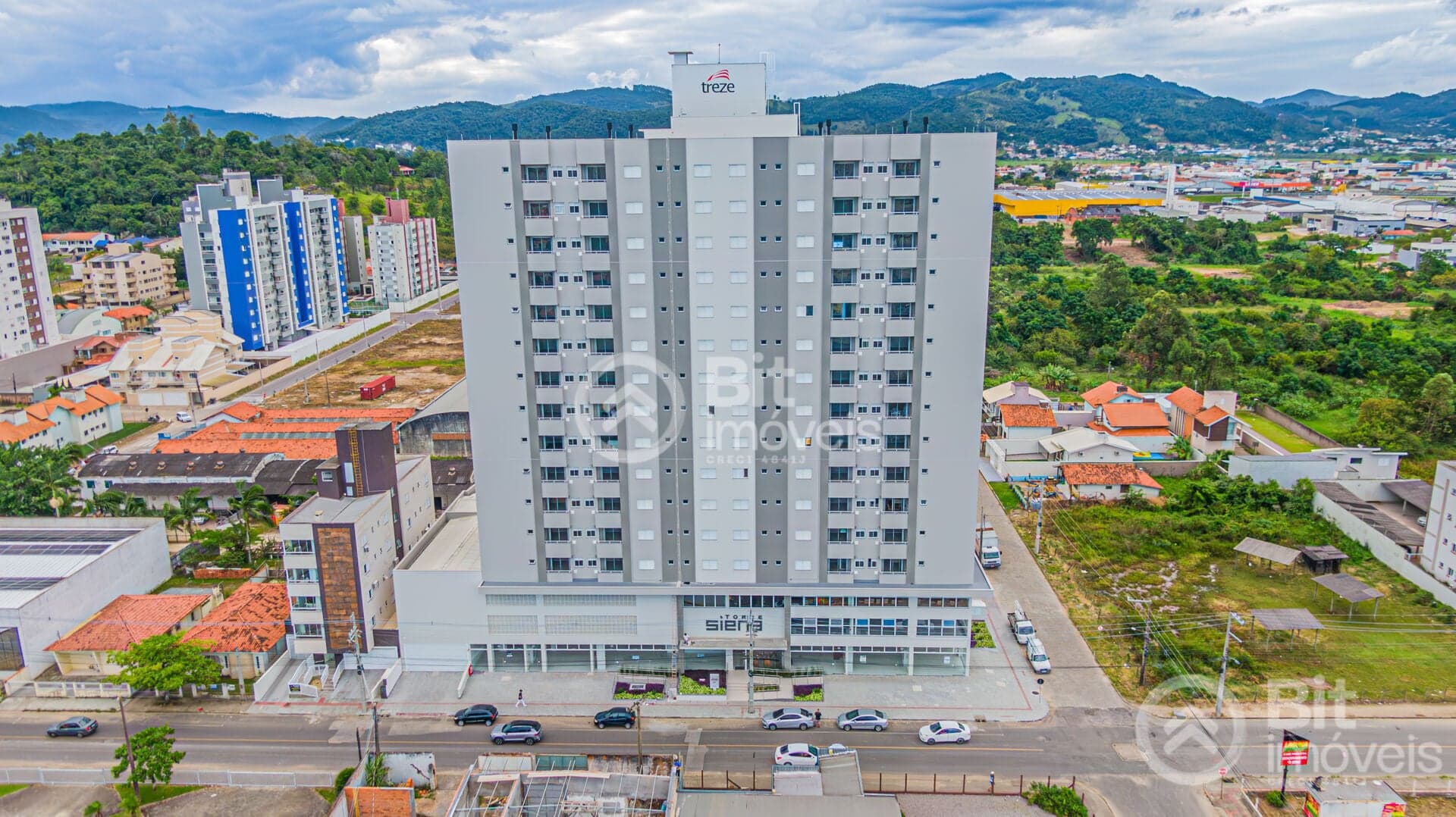 APARTAMENTO COM DOIS DORMITÓRIOS