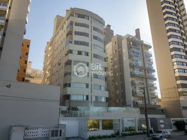 APARTAMENTO COM SUITE NO CENTRO