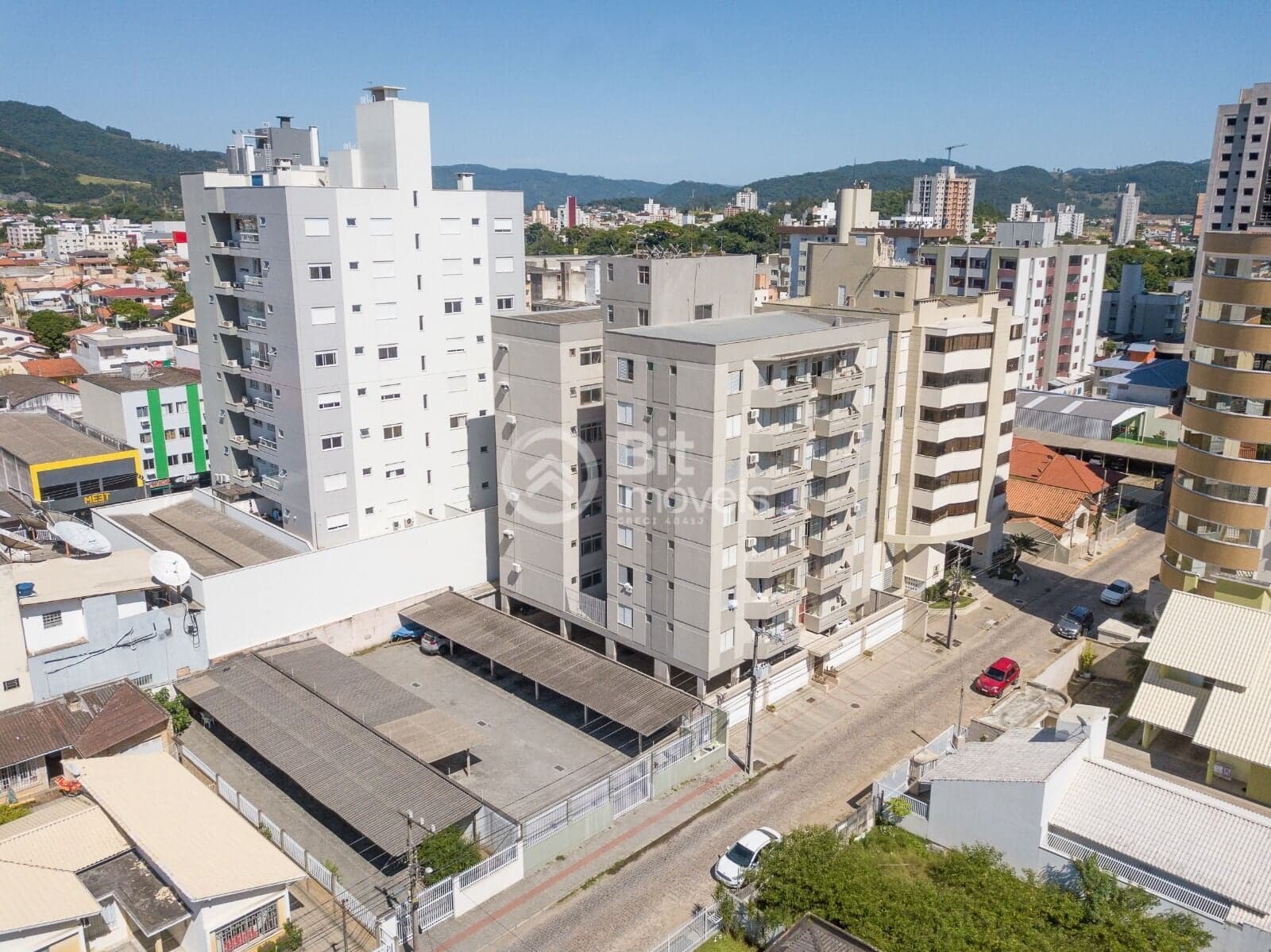 APARTAMENTO NO CENTRO