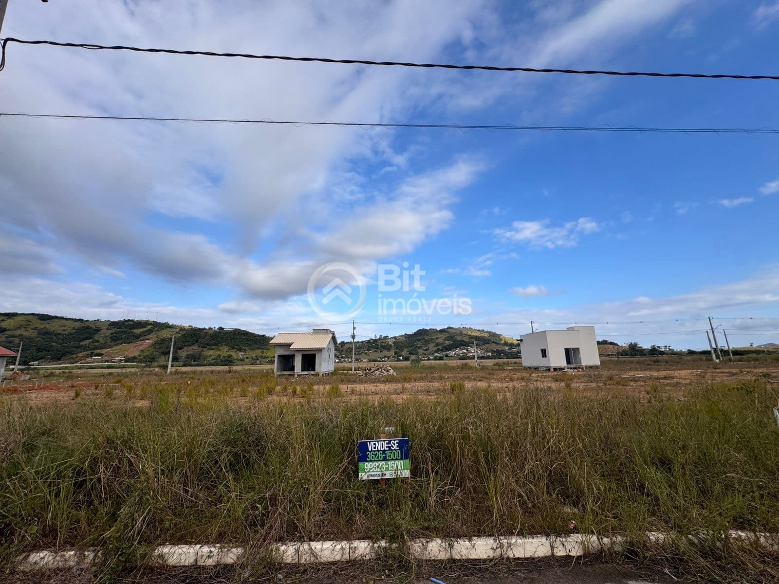 TERRENO NO LOTEAMENTO VILLA DOS ARAÇÁS