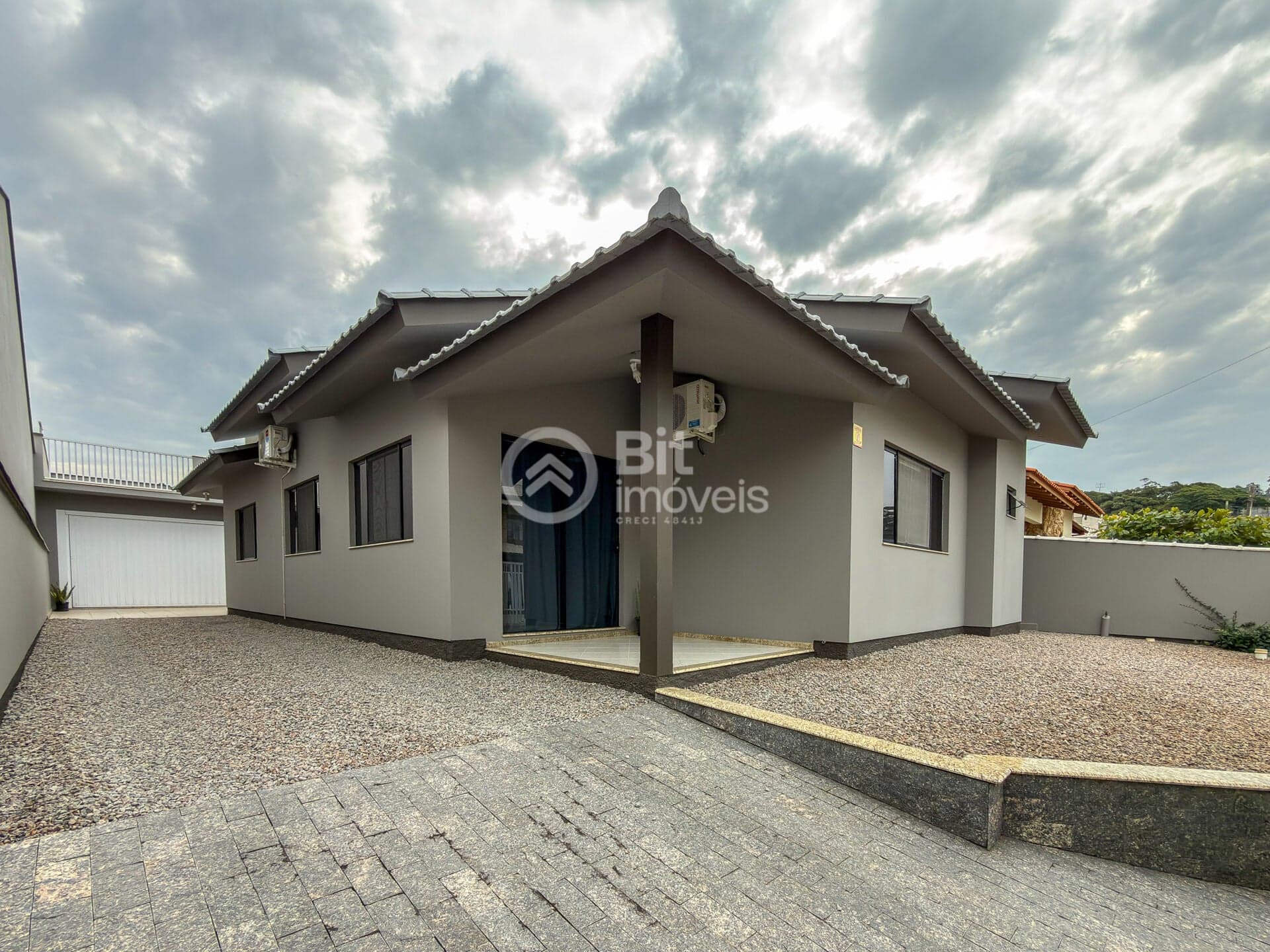 CASA NO BAIRRO MONTE CASTELO