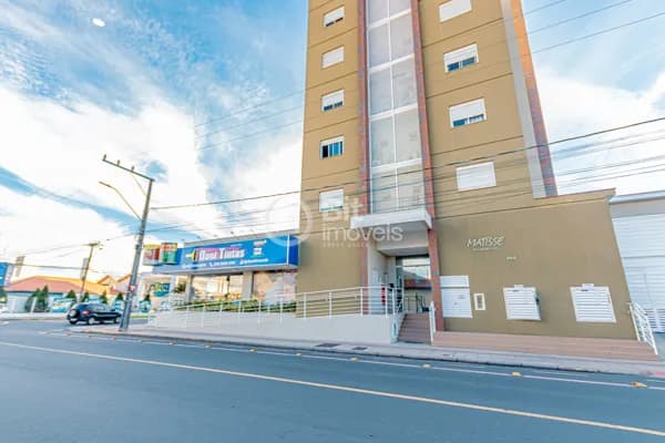 APARTAMENTO COM TRÊS DORMITÓRIOS