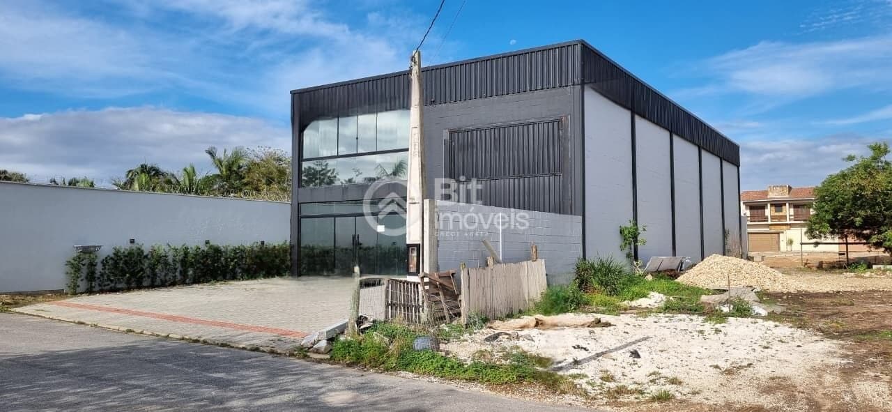 Galpão/Depósito/Armazém em Tubarão - Vila Esperança