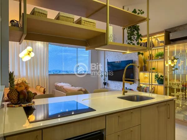APARTAMENTO COM TRÊS DORMITÓRIOS