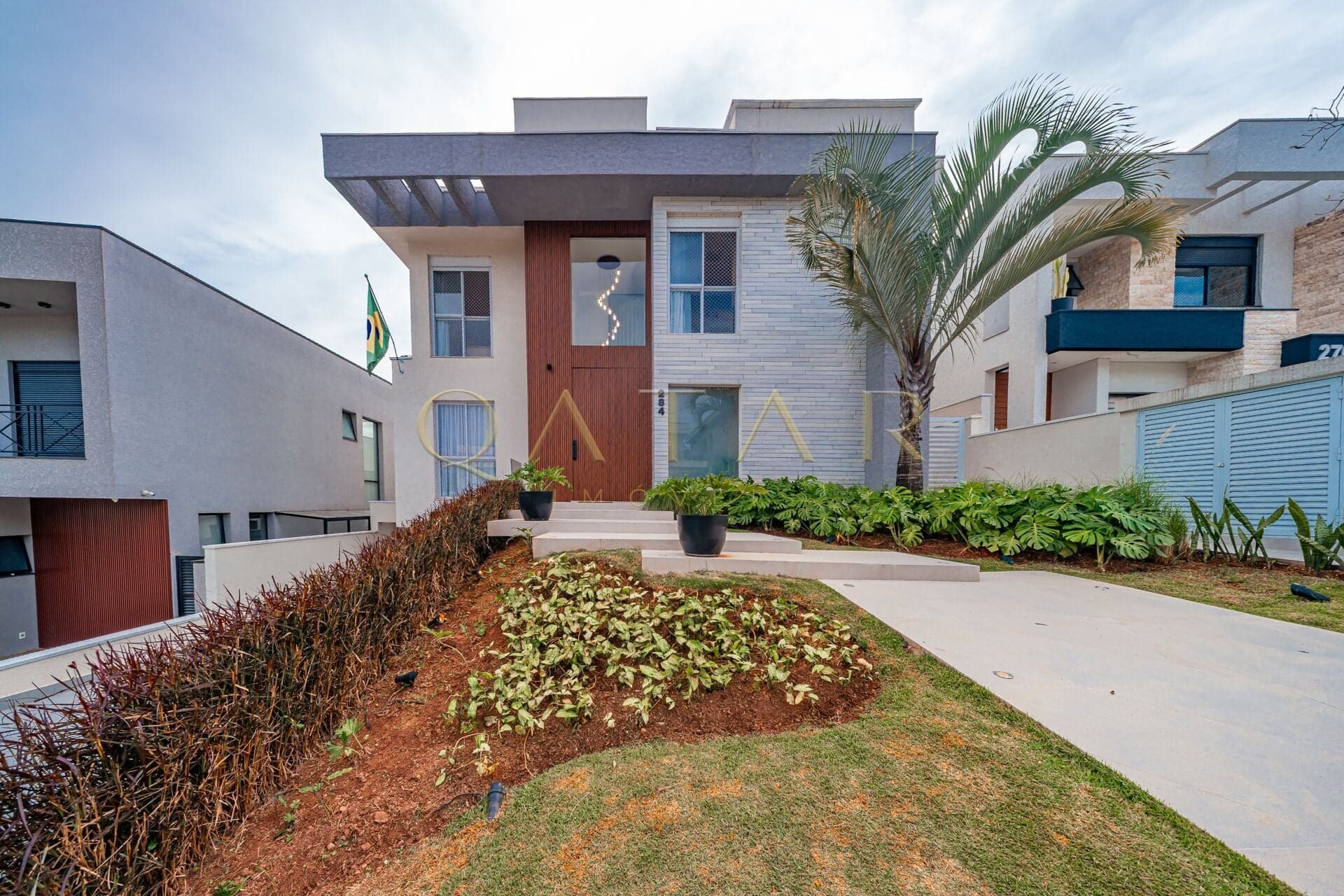 Campos do Conde - Casa à venda com 420m² | 4 suítes
