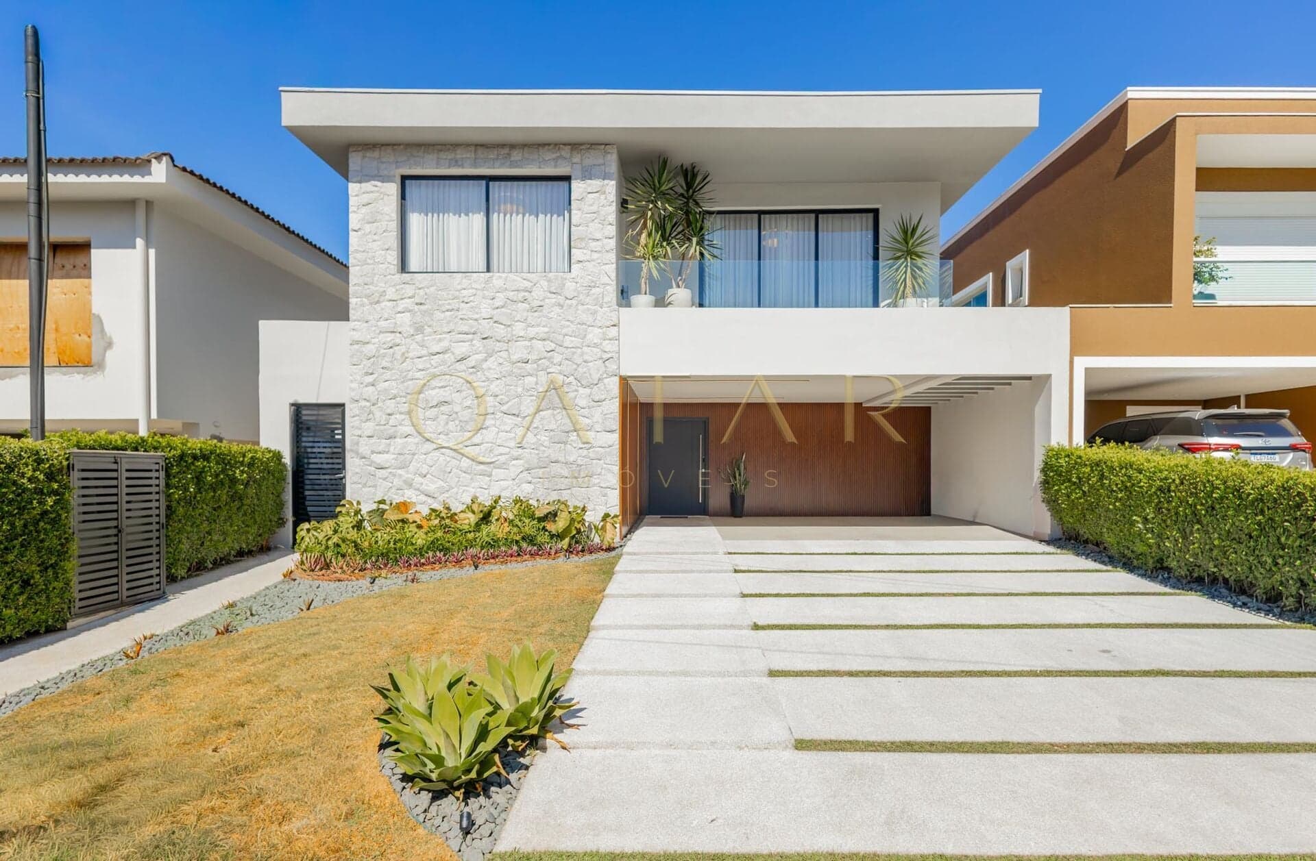 Residencial Alphaville 4 - Casa à venda com 329m² | 3 suítes