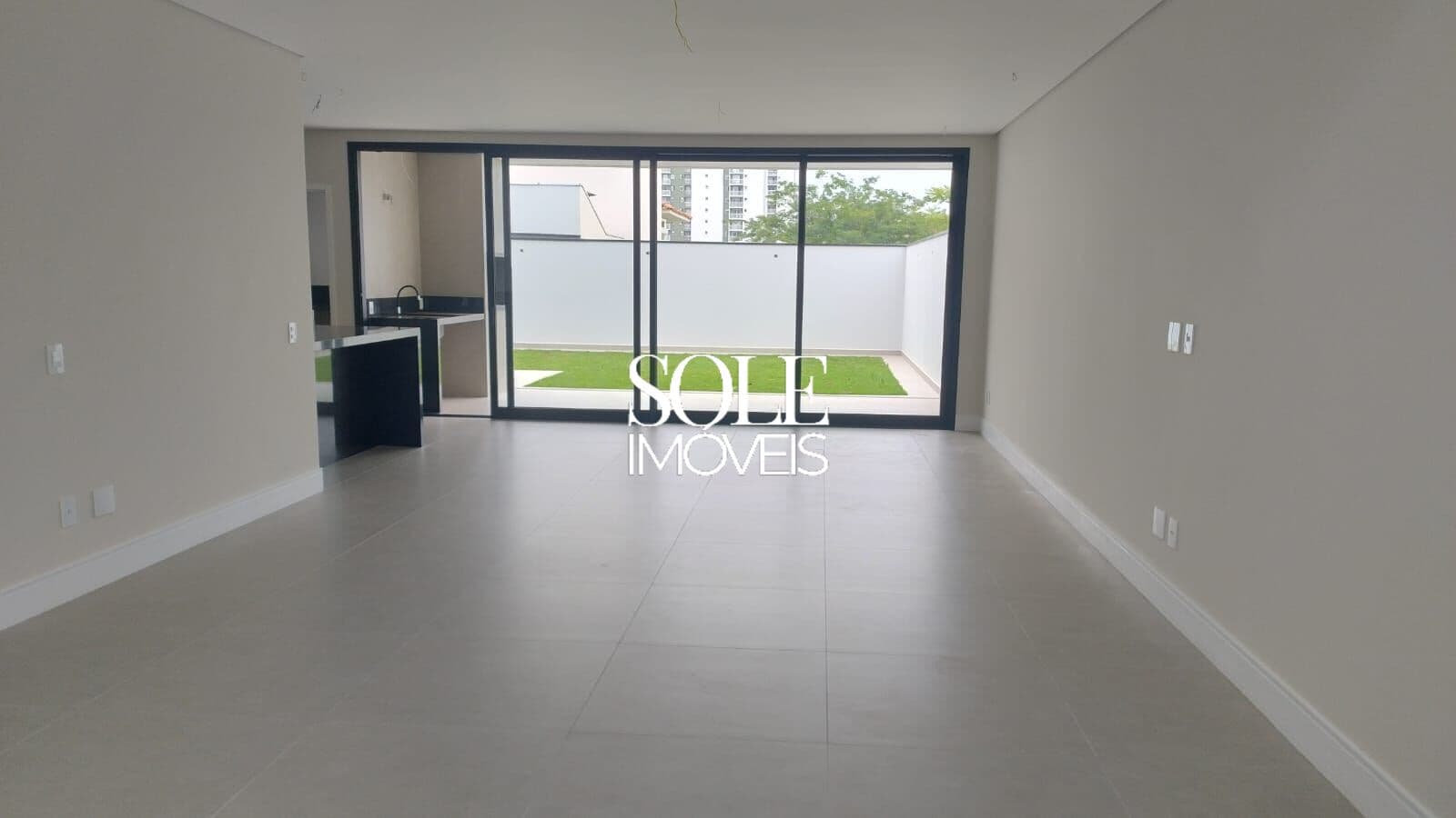 Casa nova no Terras de Gênova – 3 suítes e vista permanente para o lago do Parque do Engordadouro