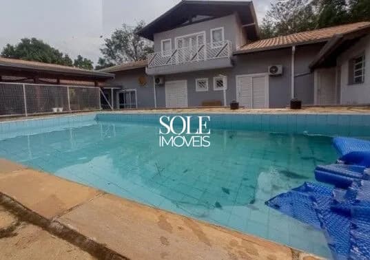 Casa Térrea em Condomínio Fechado com 3 Suítes, Piscina e Energia Solar em Jundiaí