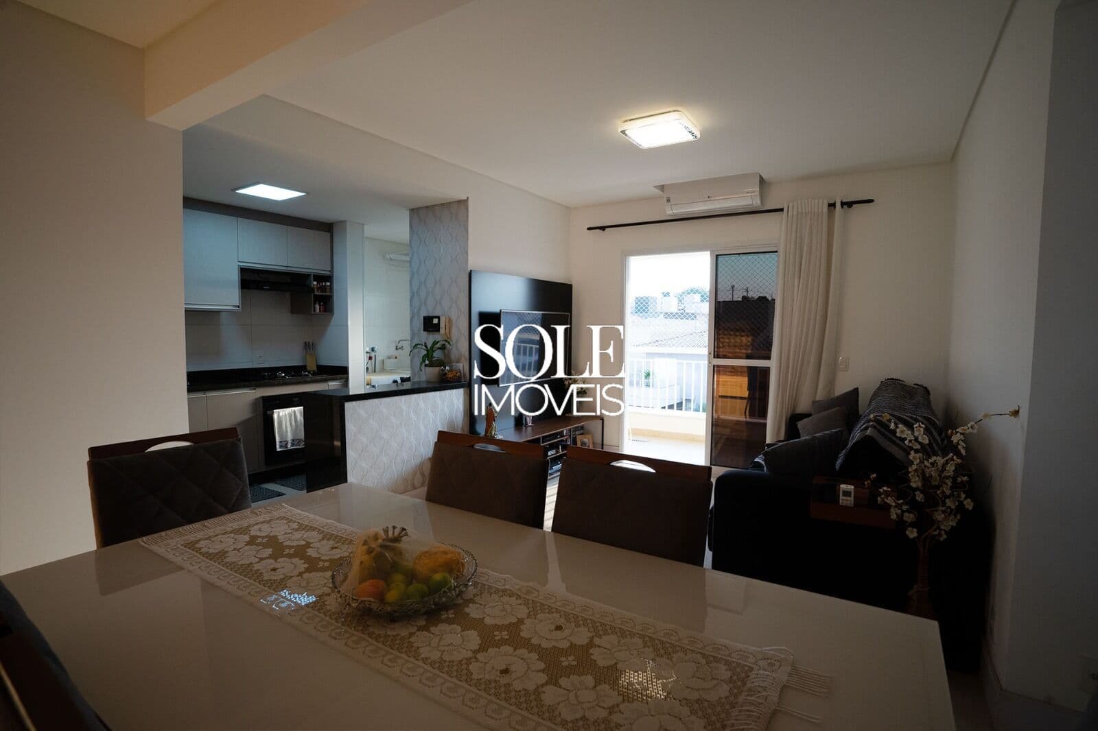 Apartamento de 98m² com suíte, varanda gourmet e portaria virtual