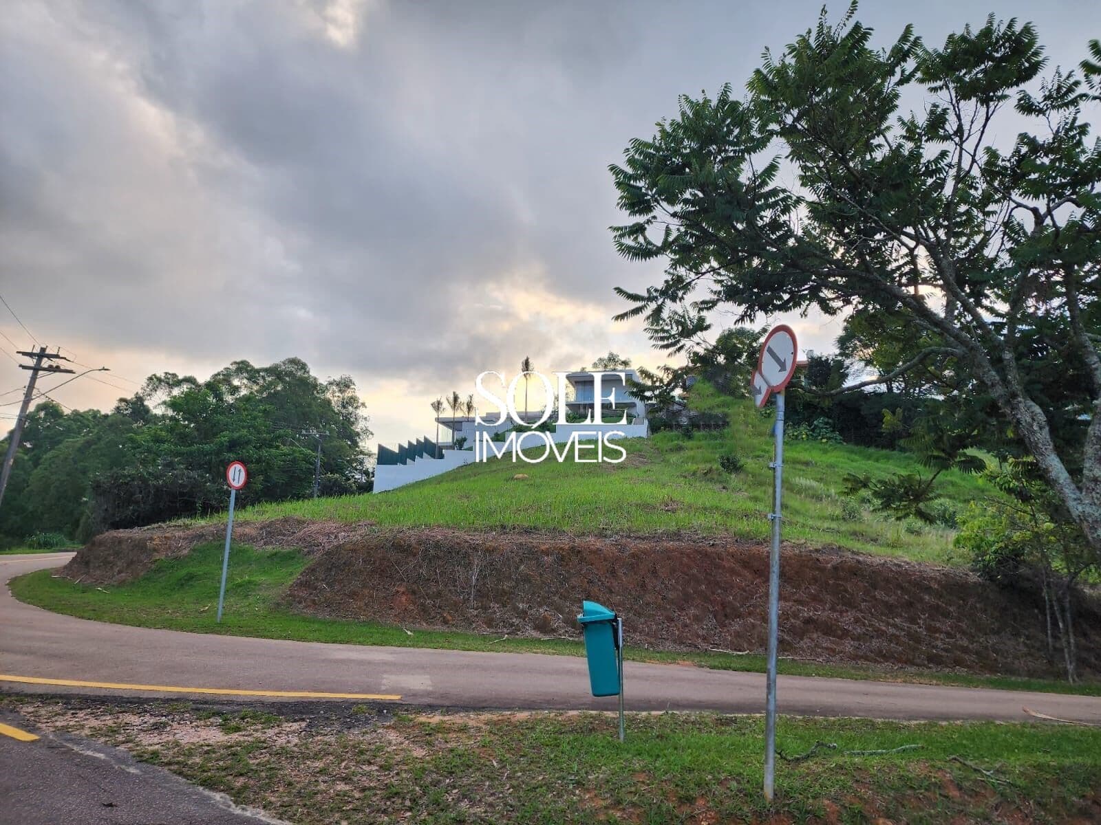 Terreno de esquina com vista e projeto aprovado no Serra dos Cristais | Jundiaí
