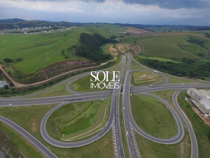 Terreno industrial ou comercial de 20.000 m² à venda no Parque Nova Xampirra, Itatiba-SP, com 208 metros de frente e zoneamento misto.