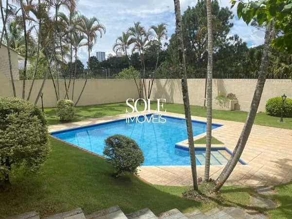 Casa com 569m², 3 suítes e ampla garagem no Jardim Novo Mundo, Jundiaí