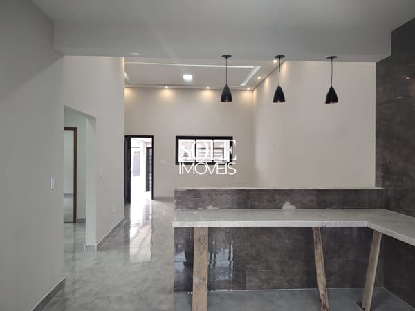 Casa com pé-direito alto à venda no Residencial Girassol em Itupeva