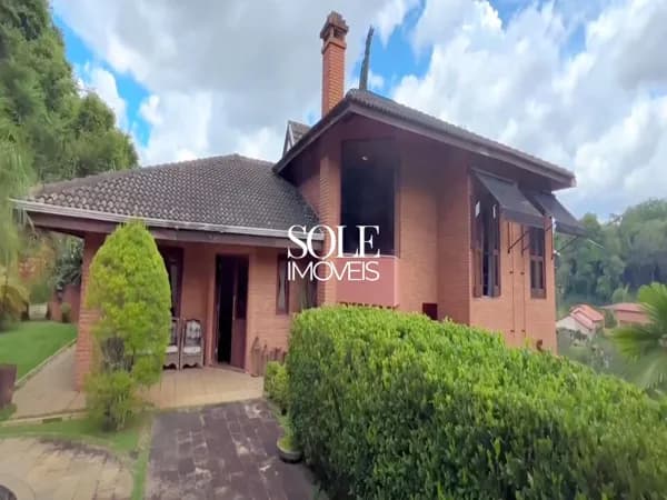 Casa de Alto Padrão de Frente para o Lago no Capital Ville I – 5 Suítes e 2.600 m²