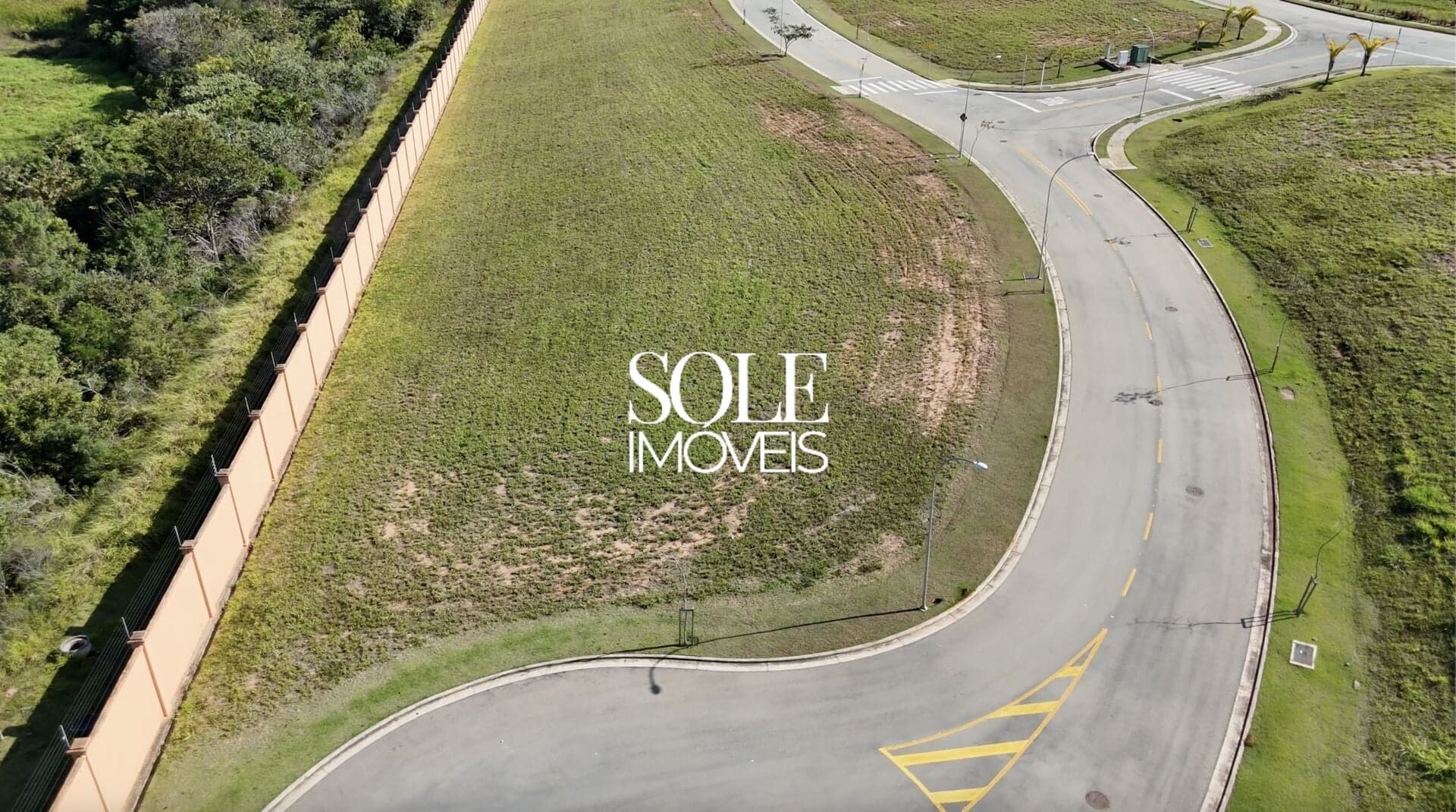 Terreno à Venda no Alphaville Jundiaí – 891m² | Esquina e Sem Vizinhos nos Fundos