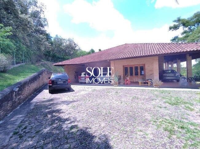 Chácara com casa e bosque privativo em Jundiaí