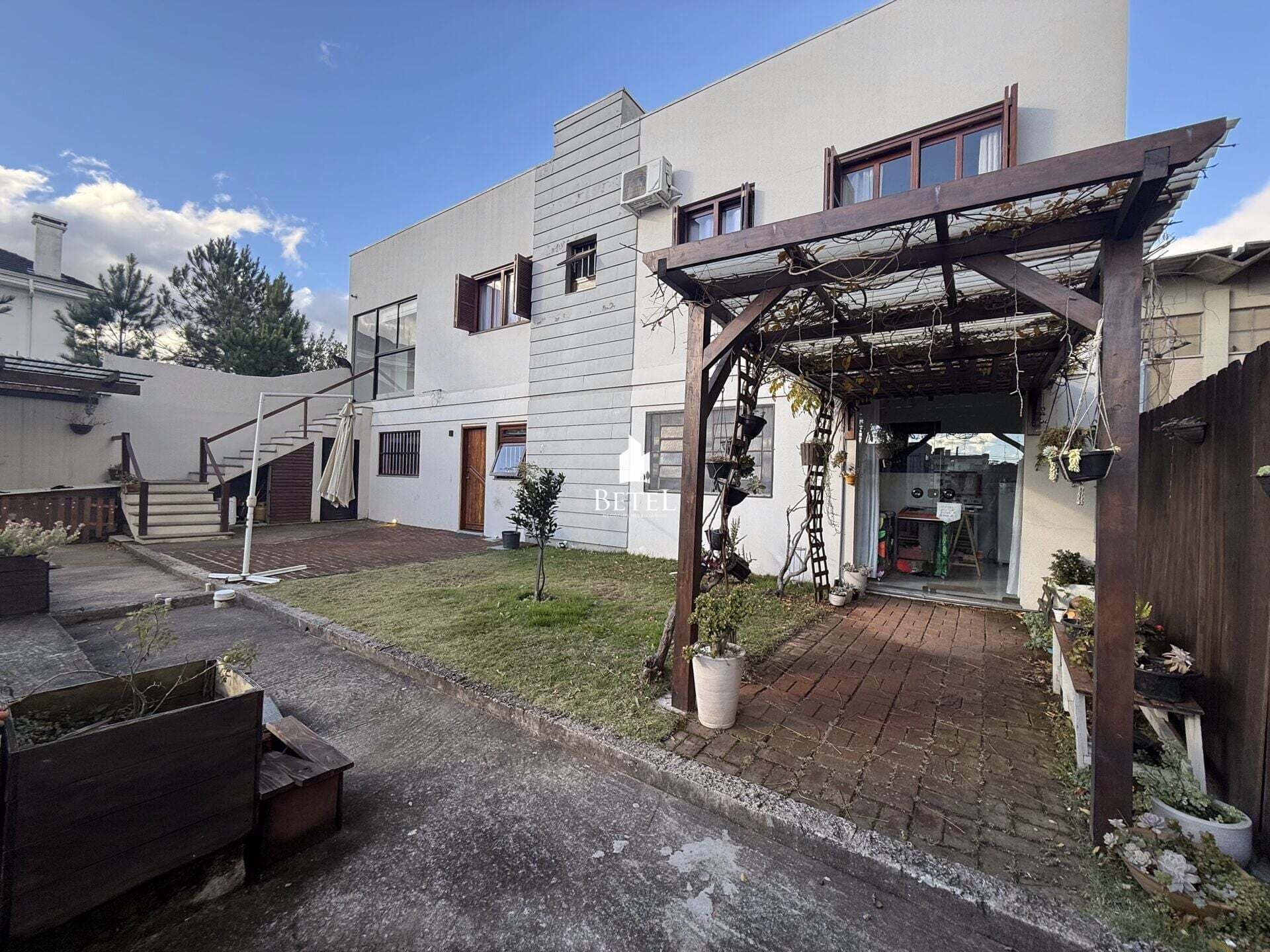 Casa 3 Dormitórios no Bairro Nossa Senhora da Saúde