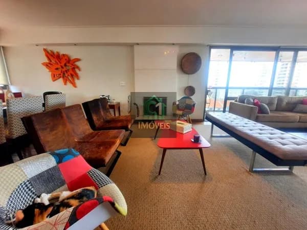 Apartamento de Alto Padrão, 4 Suítes e 5 Vagas.