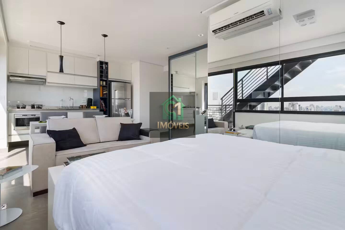 Cobertura de 35 m2 -02 vagas de garagem na Vila Madalena.