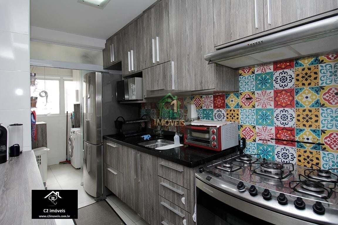 Apto c/ 2 dorms sendo 1 suite pra alugar na Vl Romana com churrasqueira e 2 vagas. 76metros