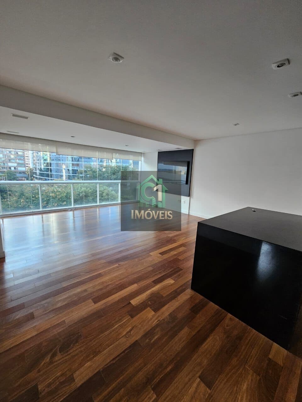 Apartamento semi mobiliado, 93 m²- 1 suíte - 2 vagas Itaim Bibi