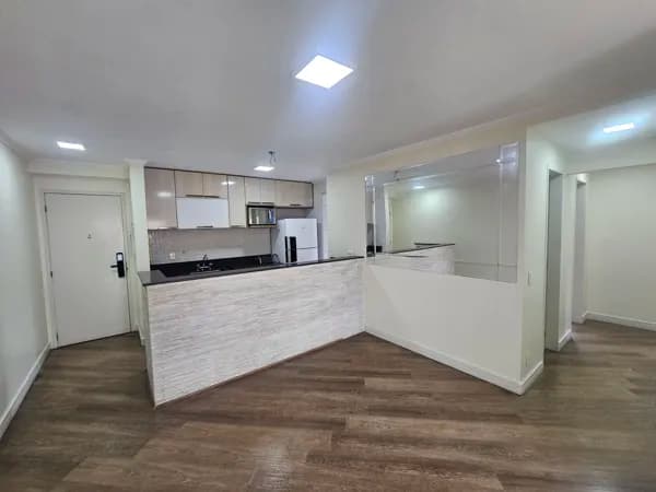 Oportunidade de VENDA - Apartamento com 2 quartos, 77 metros, do lado do shopping