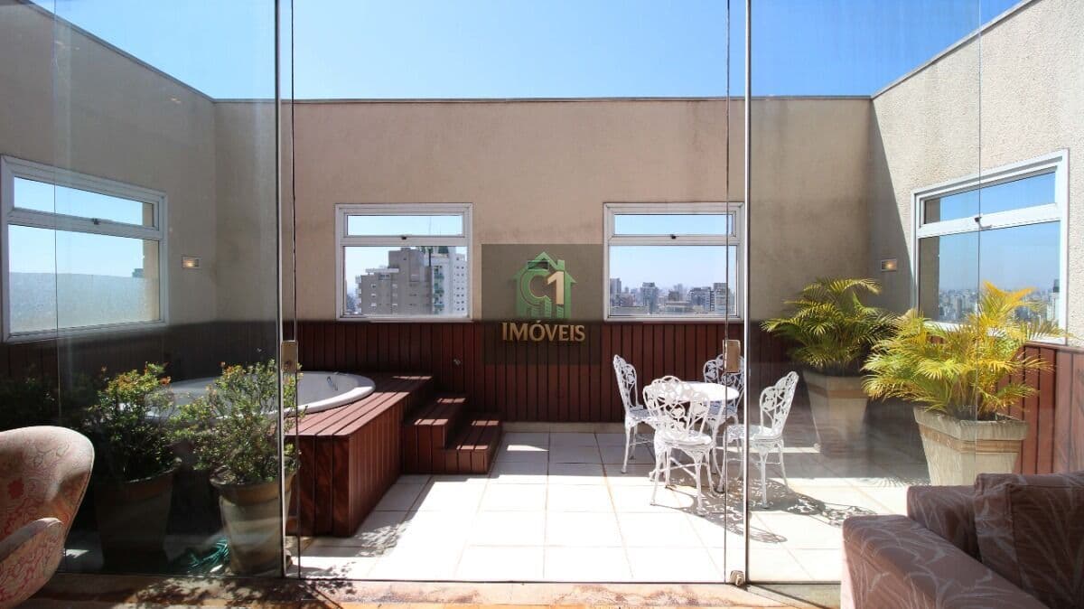 Cobertura duplex linda à venda no Paraíso - 4 suítes, 4 vagas + depósito- 425,35 m²