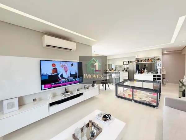 Apartamento à Venda na Barra Funda, 100 metros, 2 quartos sendo 2 suítes, 3 banheiros, sala ampliada, varanda com churrasqueira e 2 vagas de garagem.