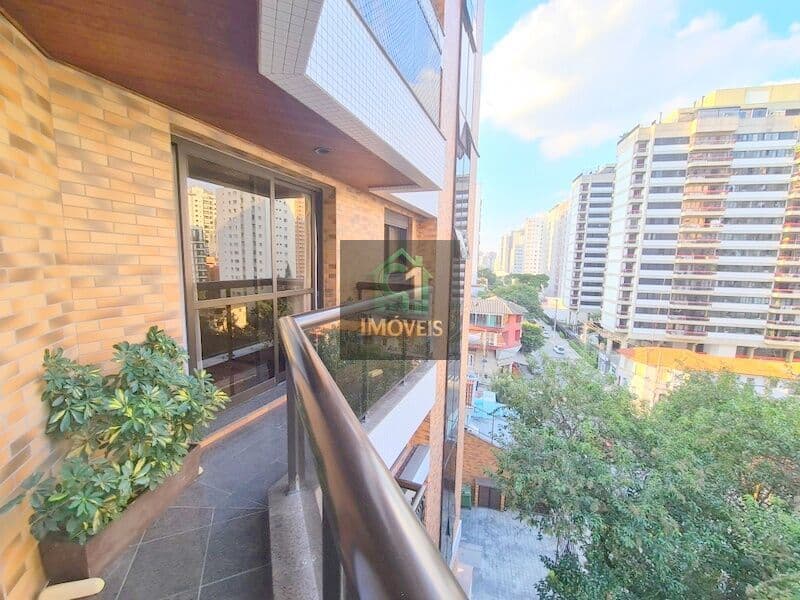 Lindo apartamento com 4 suítes, todos com hidromassagem no bairro nobre de Perdizes