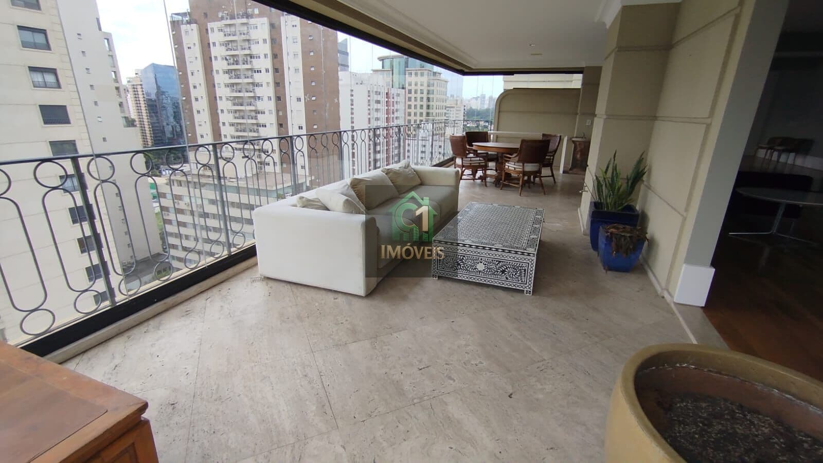 Apartamento Alto Padrão 552m² | 5 suítes | Semi Mobiliado | 8 vagas