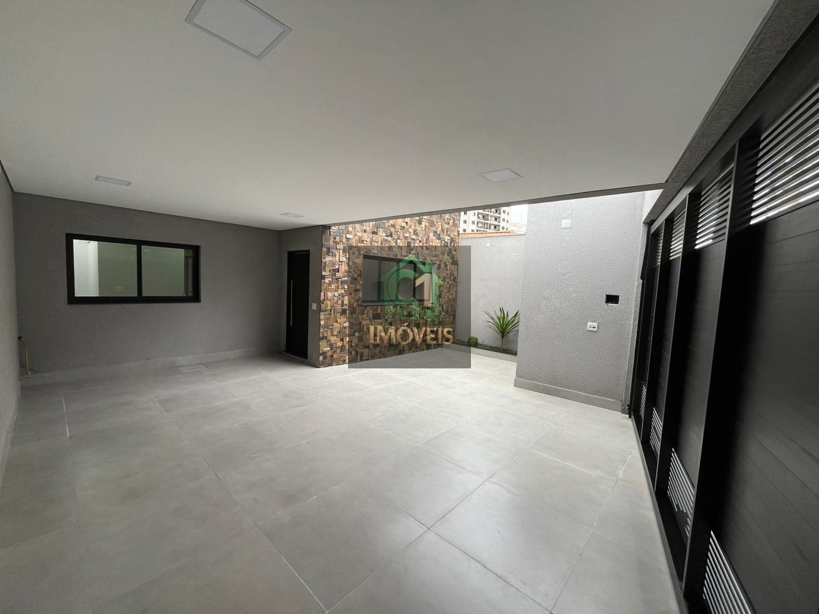 Casa na Vila Ipojuca - novinha e pronta para morar - 195 mts, 3 quartos, 2 vagas, quintal