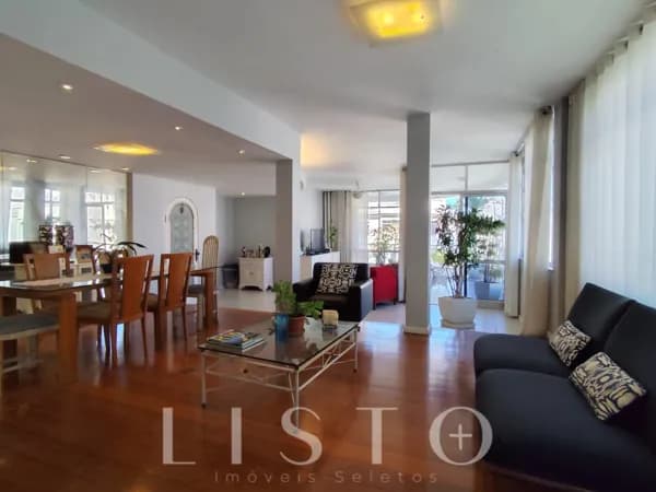 Apartamento Linear Último Andar Com Varanda à Venda em Copacabana | 287m² | 4 Quartos (3 Suítes) | Varanda | Próximo à Praia