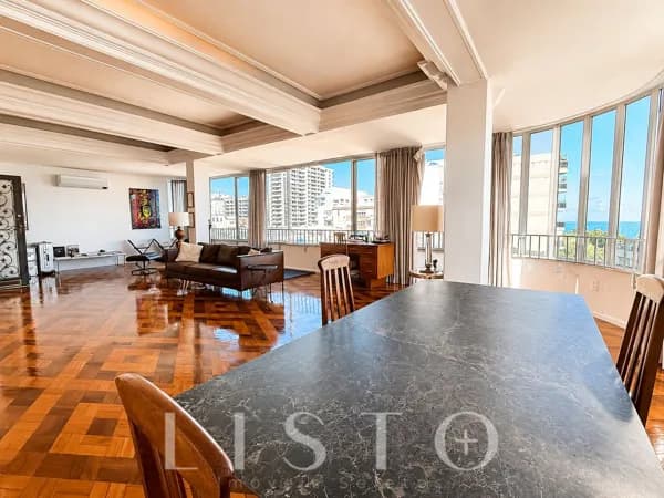 Seleto Apartamento Vista Mar Reformado entre o Posto 8 de Ipanema e 6 de Copacabana | 344 m² | 5 Quartos (2 suítes) | 2 Cozinhas | 1 Vaga