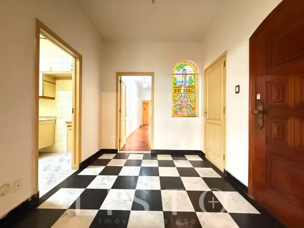 Apartamento à venda no Leblon | 295m² | 3 Quartos (1 Suíte) | Hall Privativo | Portaria 24h