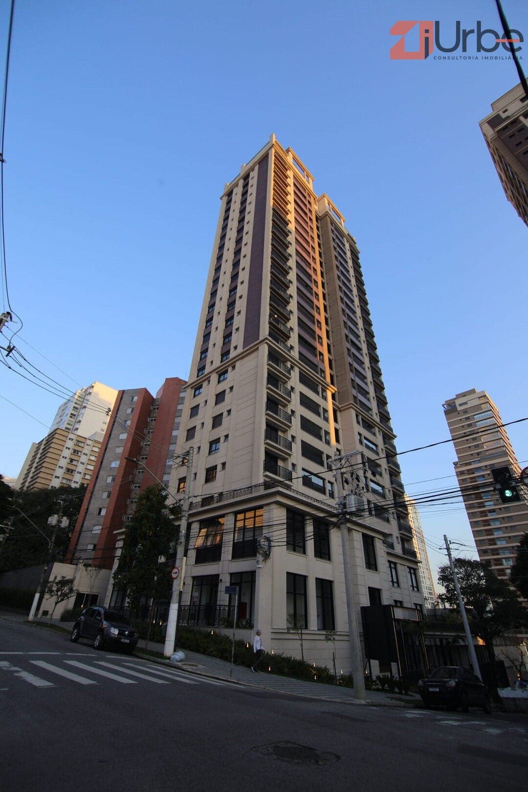 Apartamento com 4 suítes à venda, 142m² próximo ao Shopping West Plaza