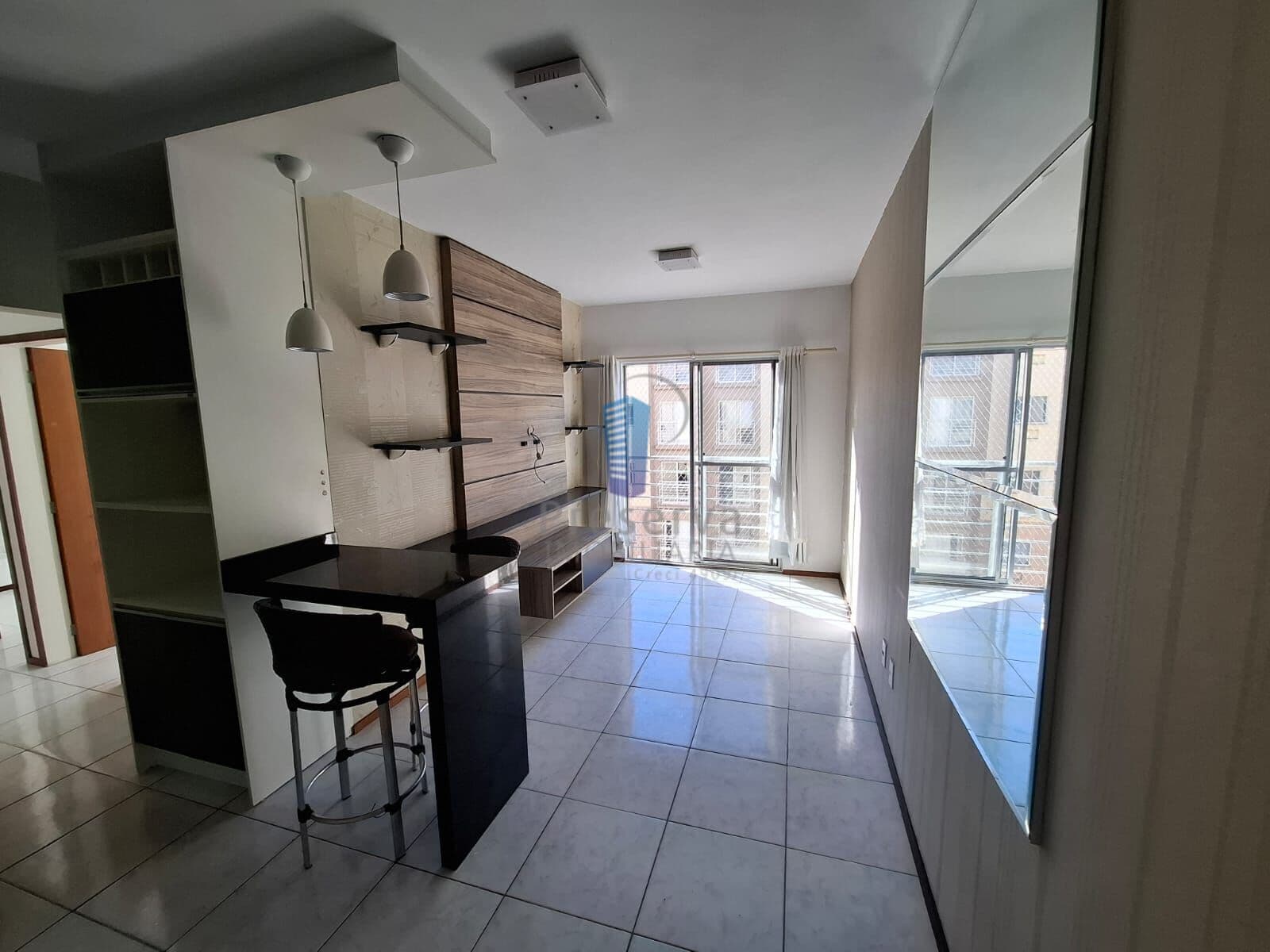 APARTAMENTO SEMI-MOBILIADO NO BAIRRO ITAIPAVA!