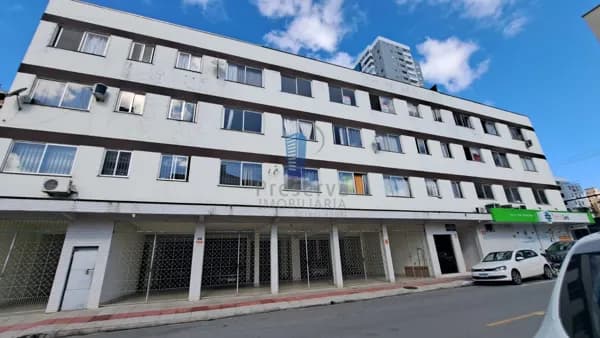 Apartamento com 3 dormitórios no Centro
