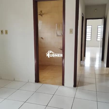 Casa Padrão I 3 Quartos sendo 1 suíte Bairro Santa Terezinha