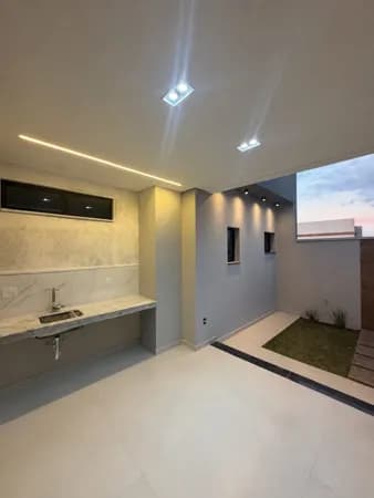 Casa moderna à venda no Parque Real — Pouso Alegre/MG