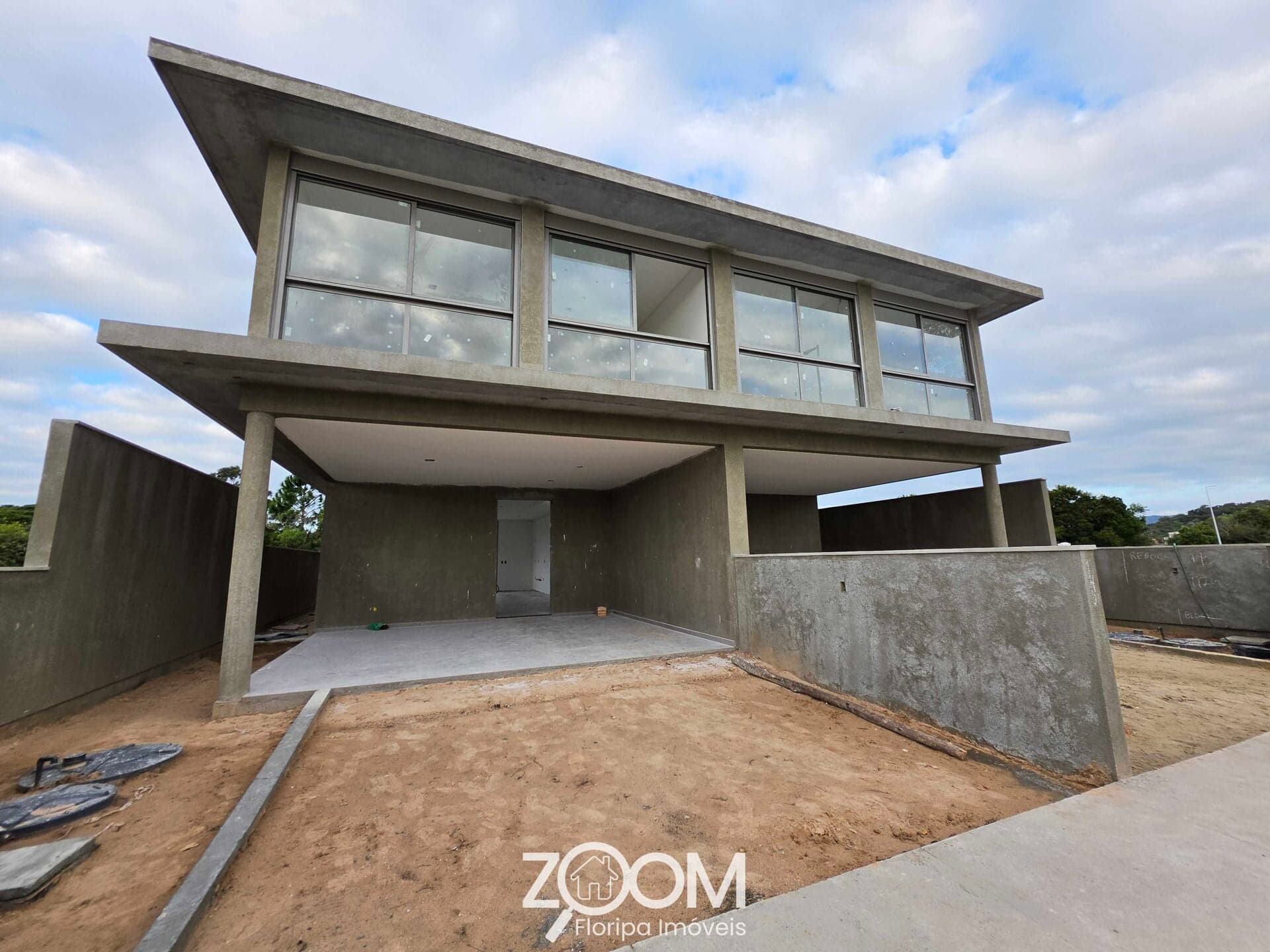 Casa de 3 dormitórios com Arquitetura Inteligente e Diferenciada
