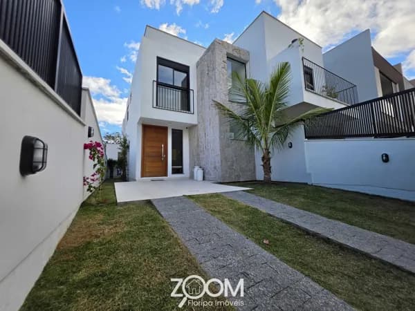 Uma casa de 3 dormitórios com ambientes integrados, área gourmet e o quintal que sua família merece.