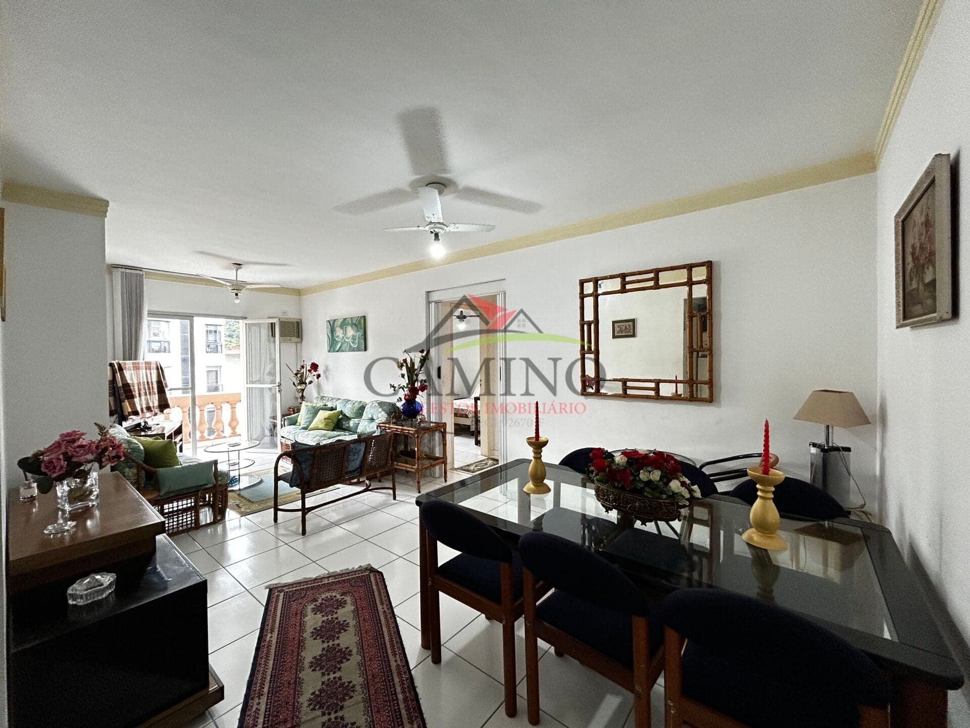 🔥 APARTAMENTO NA ENSEADA 2 DORMITÓRIOS – PRÓXIMO À PRAIA!
